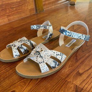 Womens Flat Snakeskin Sandal